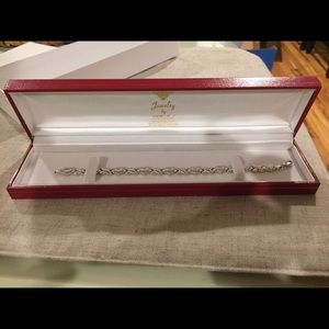 White Gold bracelet. Never worn, still in box