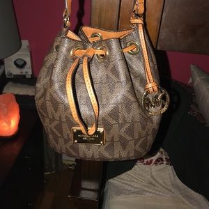 Micheal kors cross bag