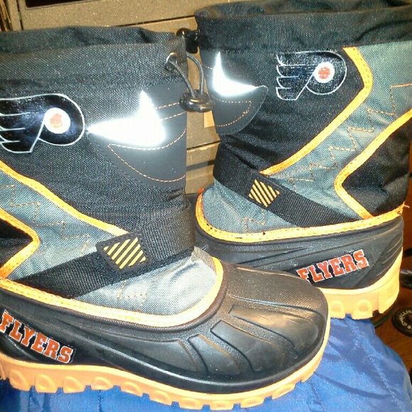 NHL PHILADELPHIA FLYERS KIDS BOOTS - Picture 1 of 1