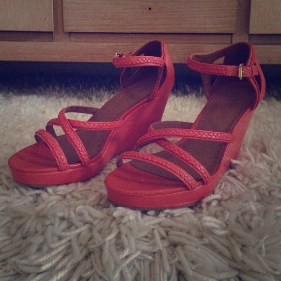LOFT Leather Wedge Heels - Salmon size 9