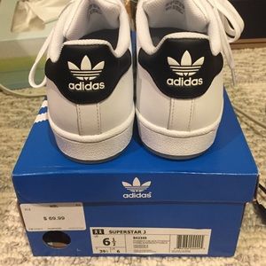 Adidas superstar! Boys 6.5 fits like women's 8.0