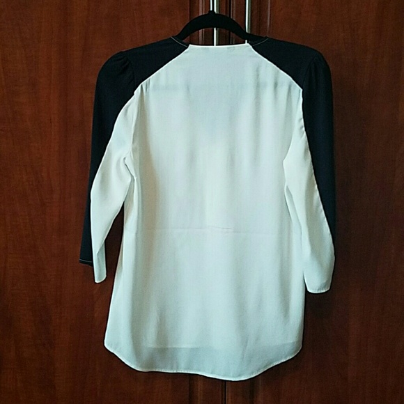 Express Colorblock Blouse - Picture 3 of 4