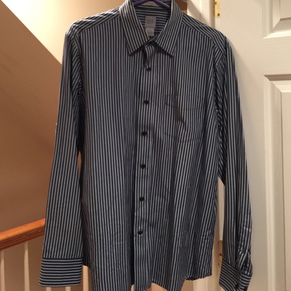 Men's Gap fitted dress shirt - Picture 2 of 3