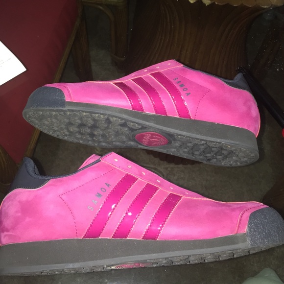 Woman's pink suede adidas samoa