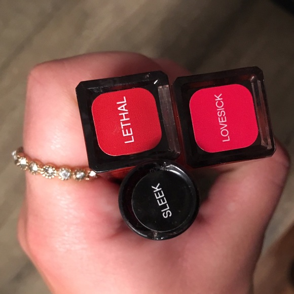 Makeup Bundle - Picture 2 of 4