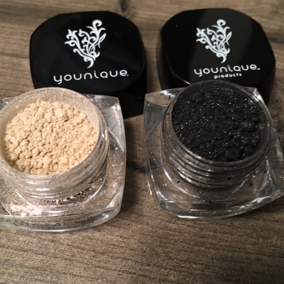 Makeup Bundle - Picture 3 of 4