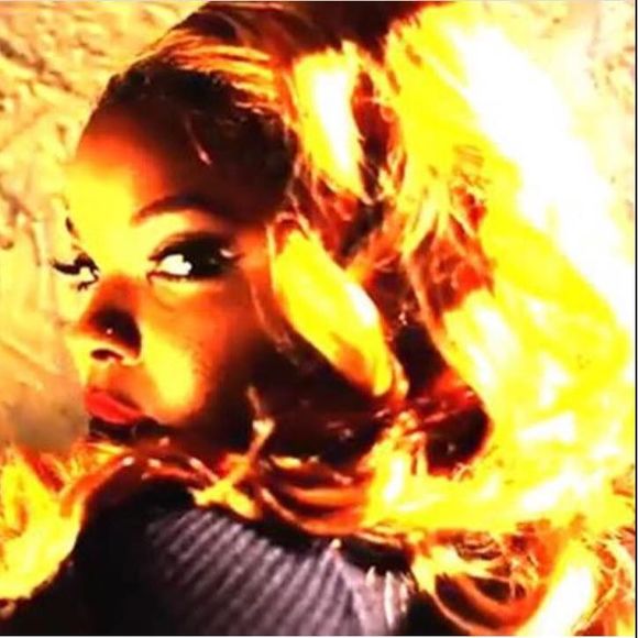 Meet your Posher, Nicole - Picture 1 of 1