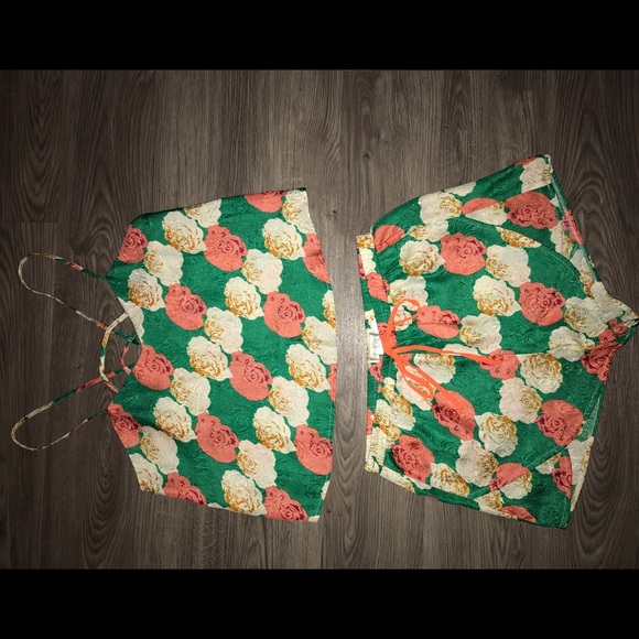 Brand new 2 piece top and short set