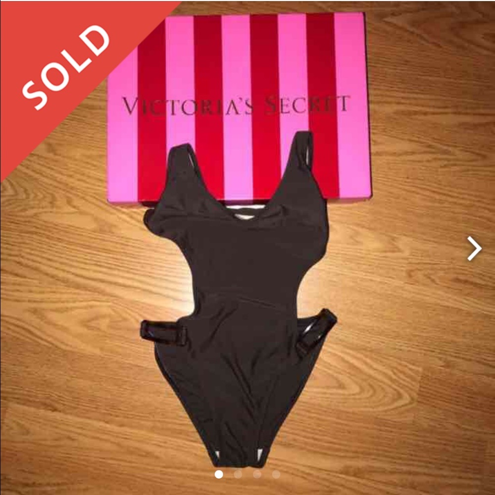 ‼️SOLD‼️Victoria's Secret monokini 🌸🌊🏄🏼‍♀️🛍👙