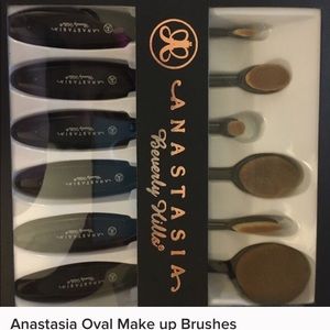 Anastasia Oval Make up Brush Set