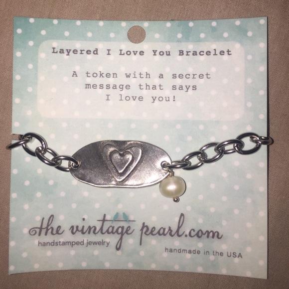 Hand stamped Heart Bracelet - Picture 2 of 4