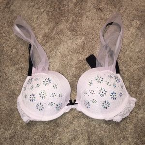VICTORIA'S SECRET light pink & diamond bra!!