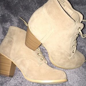 ❌SOLD❌🆕✨VEGAN SUEDED LOW HEEL BOOTIE 🆕✨