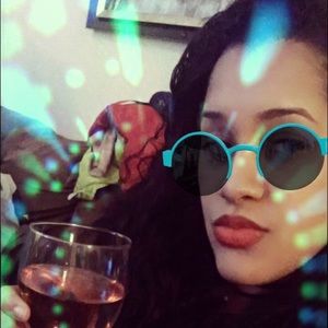 Meet your Posher, Juana