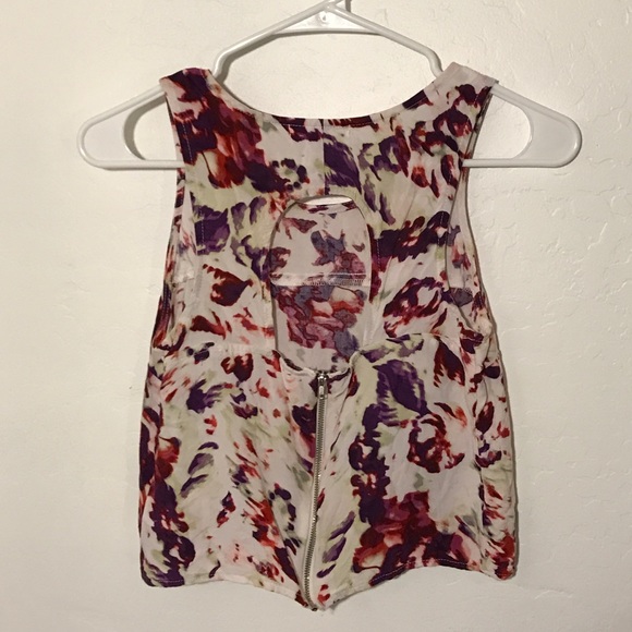 Socialite Floral Top - Picture 2 of 2