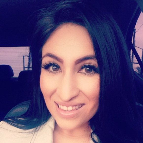 Meet your Posher, Ariana