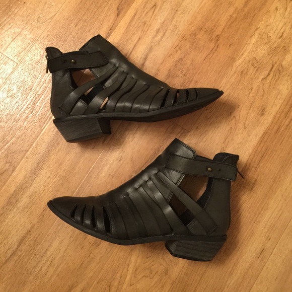 Ecote booties gladiator Style sz 8