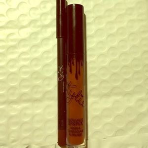 Kylie Jenner Lip Kit in True Brown K.