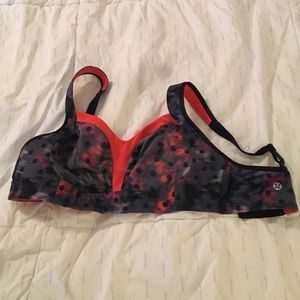 Lululemon TaTa Tamer 34D cute dot pattern