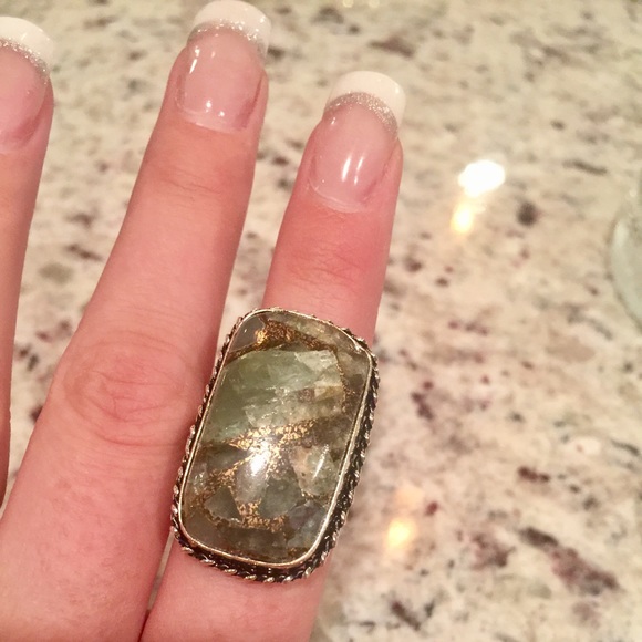 Prehnite chip ring - Picture 2 of 2