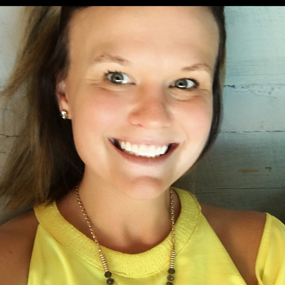 🎉A little about me 🛍🎉