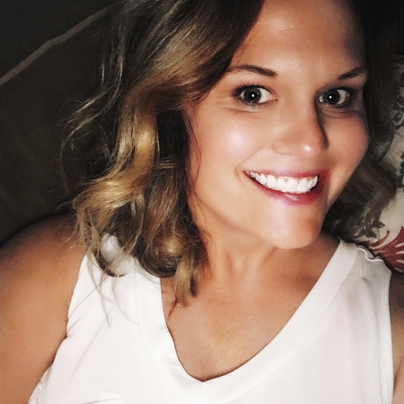 🎉A little about me 🛍🎉 - Picture 2 of 7