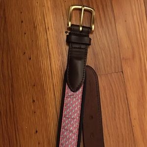 Vineyard vines belt