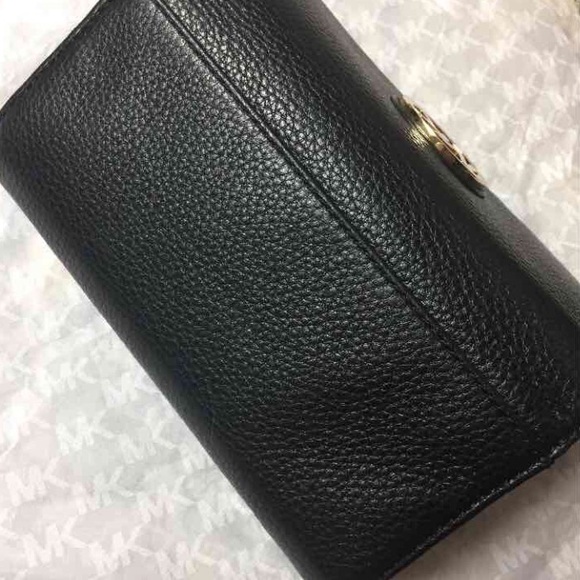 Michael Kors Black & Gold Wallet - Picture 4 of 4