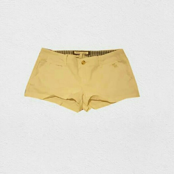 Low-rise shorts