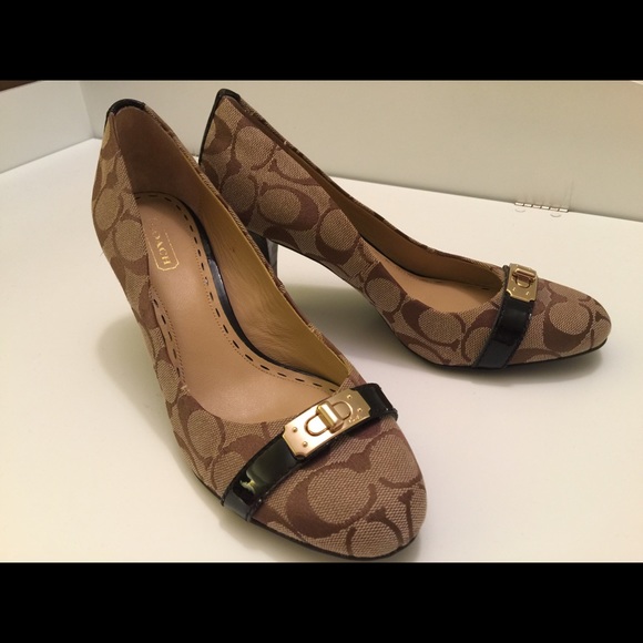 Pre-owned Authentic Coach signature shoe high heel - Picture 1 of 4