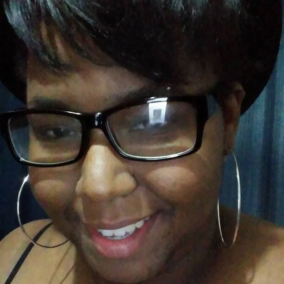 Meet your Posher, Gia - Picture 1 of 1