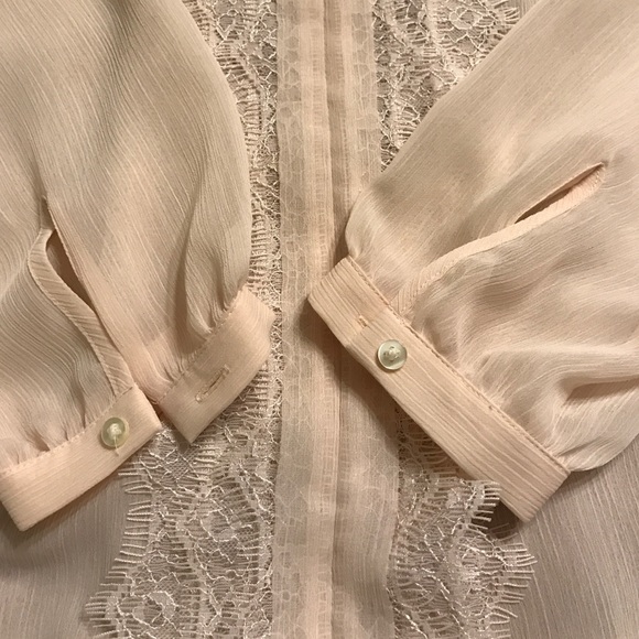 Ann Taylor cream colored blouse. - Picture 3 of 4