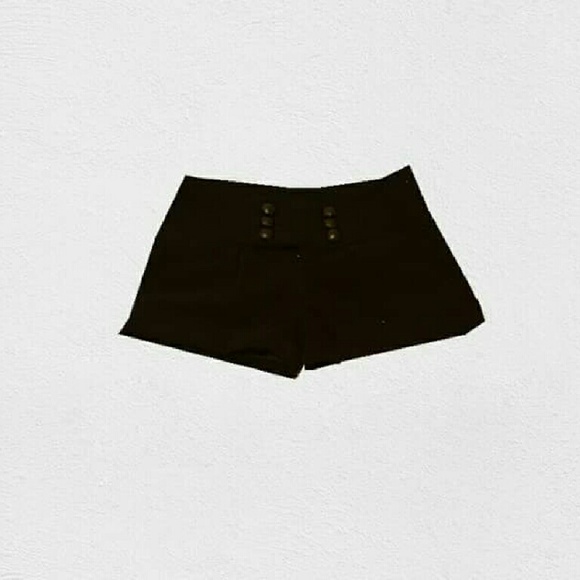 6-button front shorts