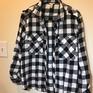 forever 21 black and white flannel shirt