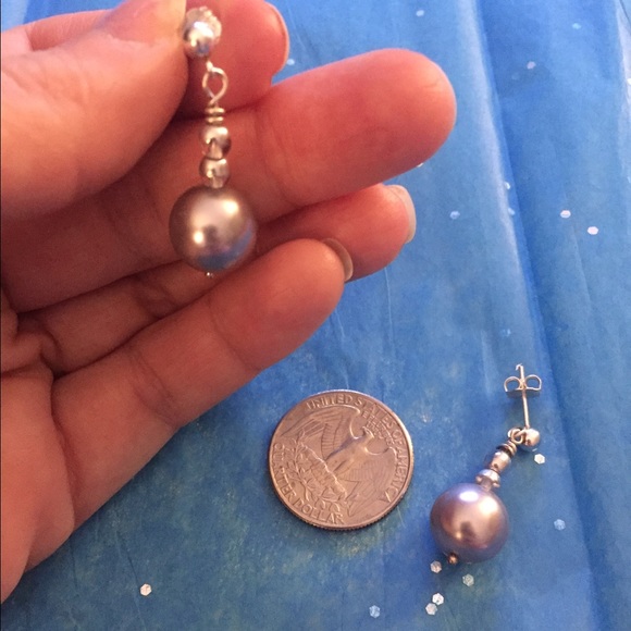 DONATED Handmade silver pearl style earrings - Picture 3 of 5