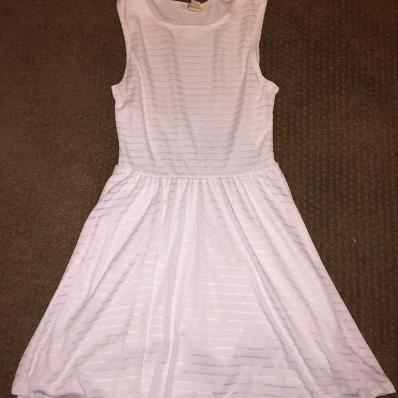White short dress, loose fitting , flowy
