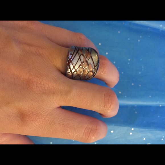 Handmade glass rings, size 7.5 blue - Picture 3 of 3