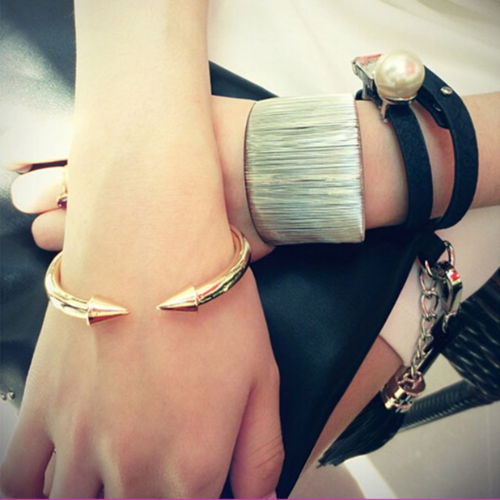 DON'T MISS IT ‼️ Trendy Cuff Bracelet - Picture 3 of 3