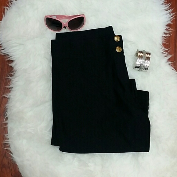 Black Bermuda Shorts - Picture 2 of 7