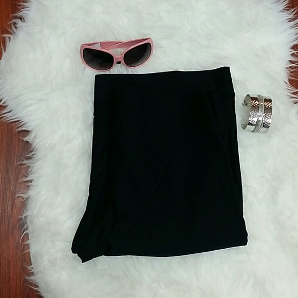 Black Bermuda Shorts - Picture 3 of 7