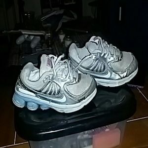 Girls Gray/silver/powder blue/white Nike Shox