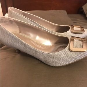 Slightly worn DexFlex brand heel size 6