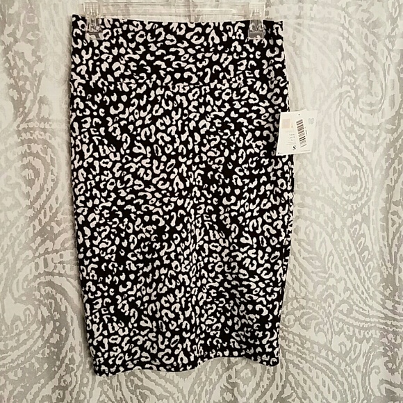 Lularoe Cassie skirt