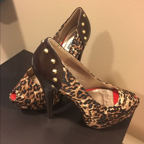 Heels - Picture 2 of 3