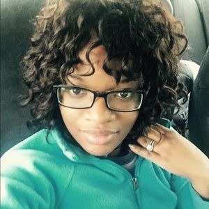 Meet your Posher, Denesha