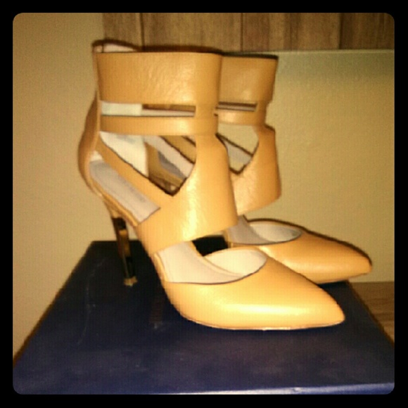 Pour La Victoire Zanie tan pumps - Picture 1 of 3
