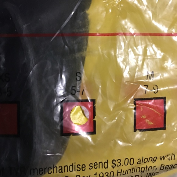 Fins - Picture 3 of 4