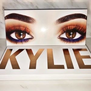 Kylie Royal Peach Palette