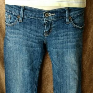 Low rise Hollister crop jeans