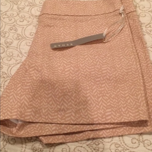Kenar Dress Shorts - Picture 2 of 3